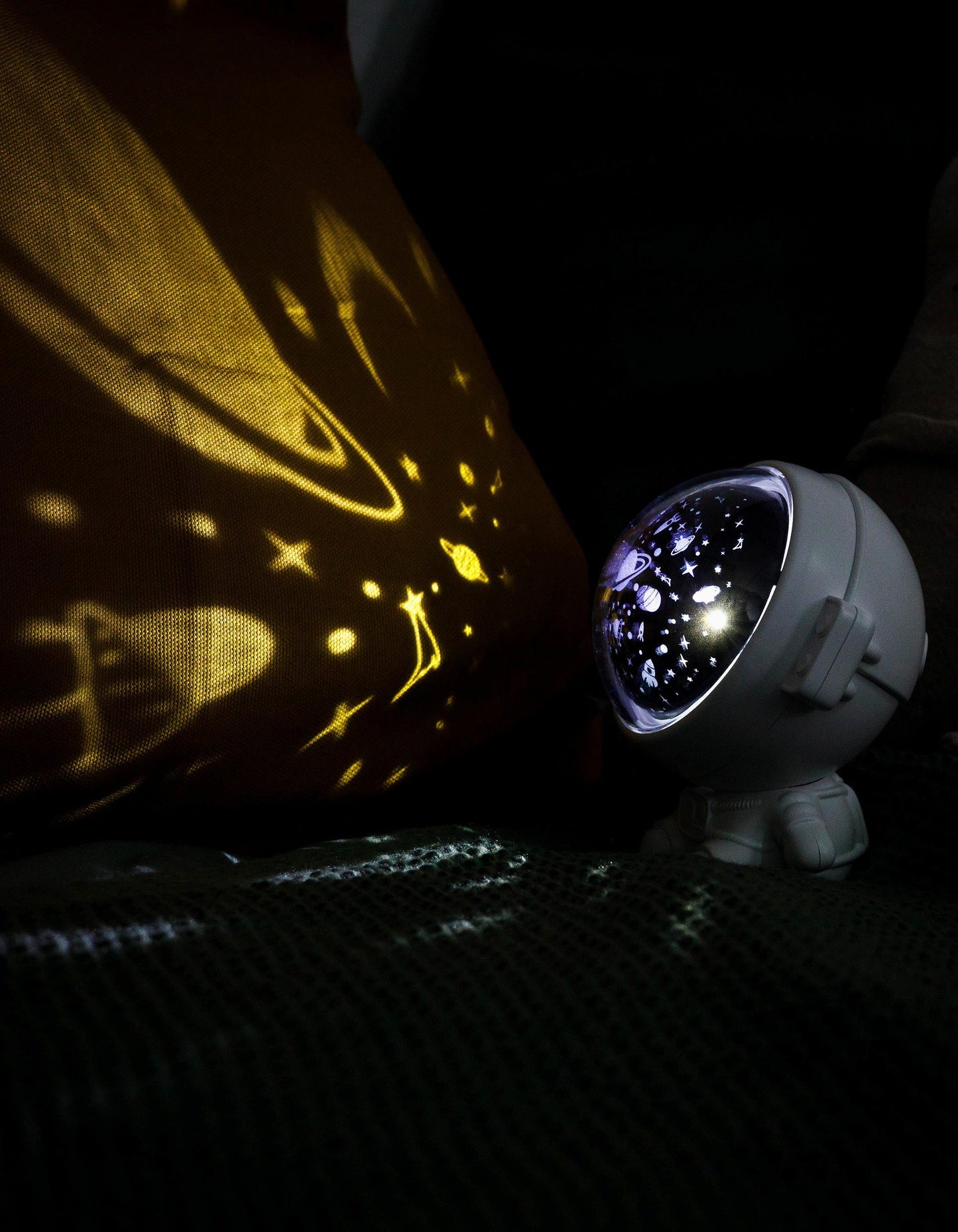 Astronaut Star Projector Night Light With Galaxy Effects & Usb Power